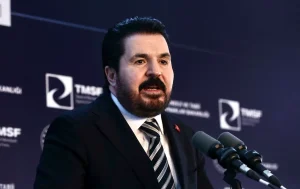 Cumhuriyet Halk Partisi’nde (CHP) kurultay süreci hız kazanırken, eski Genel